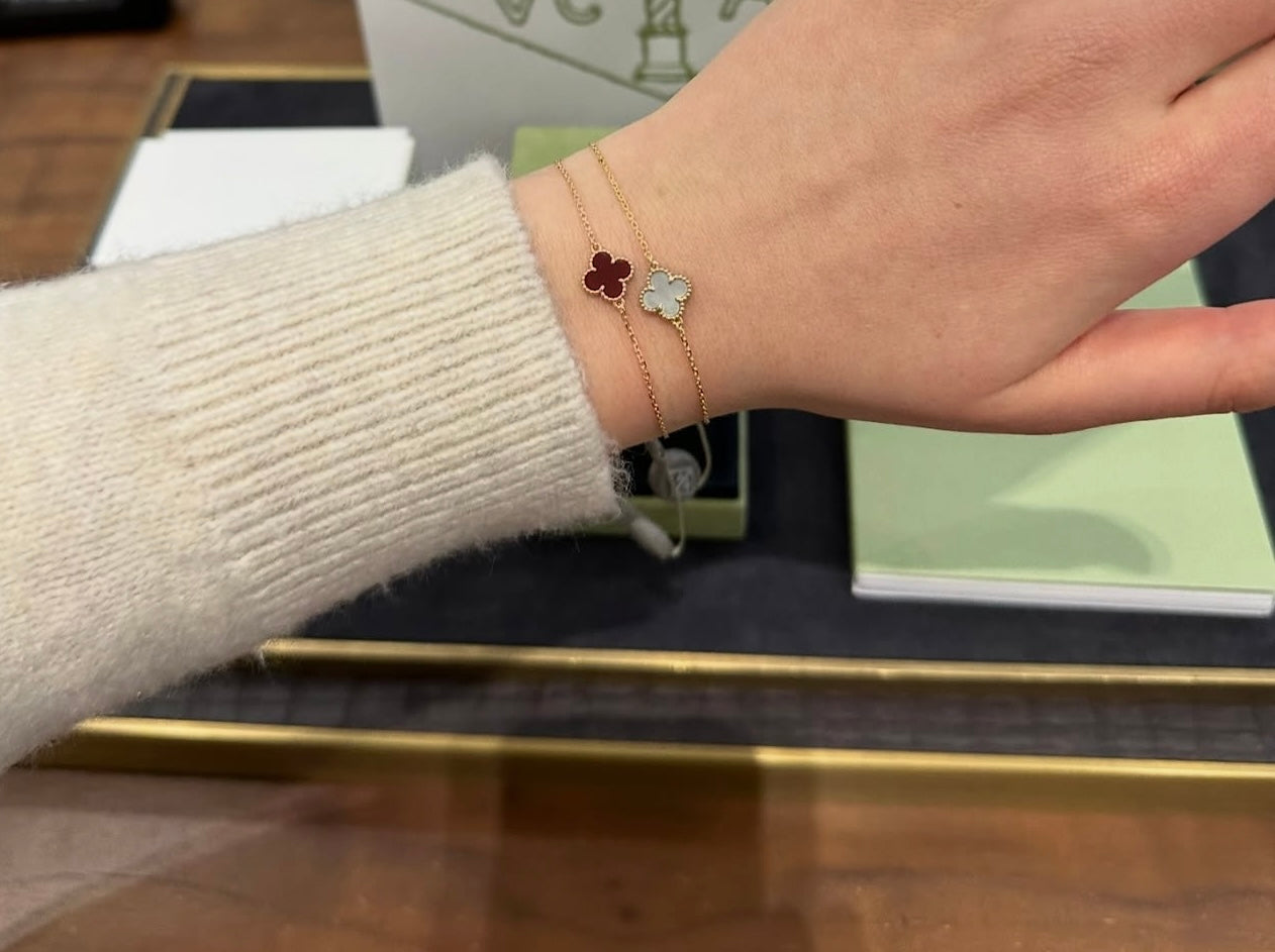Clover Bracelet Mother of Pearl One Four Leaf Flower 18k Yellow Gold Bracelet