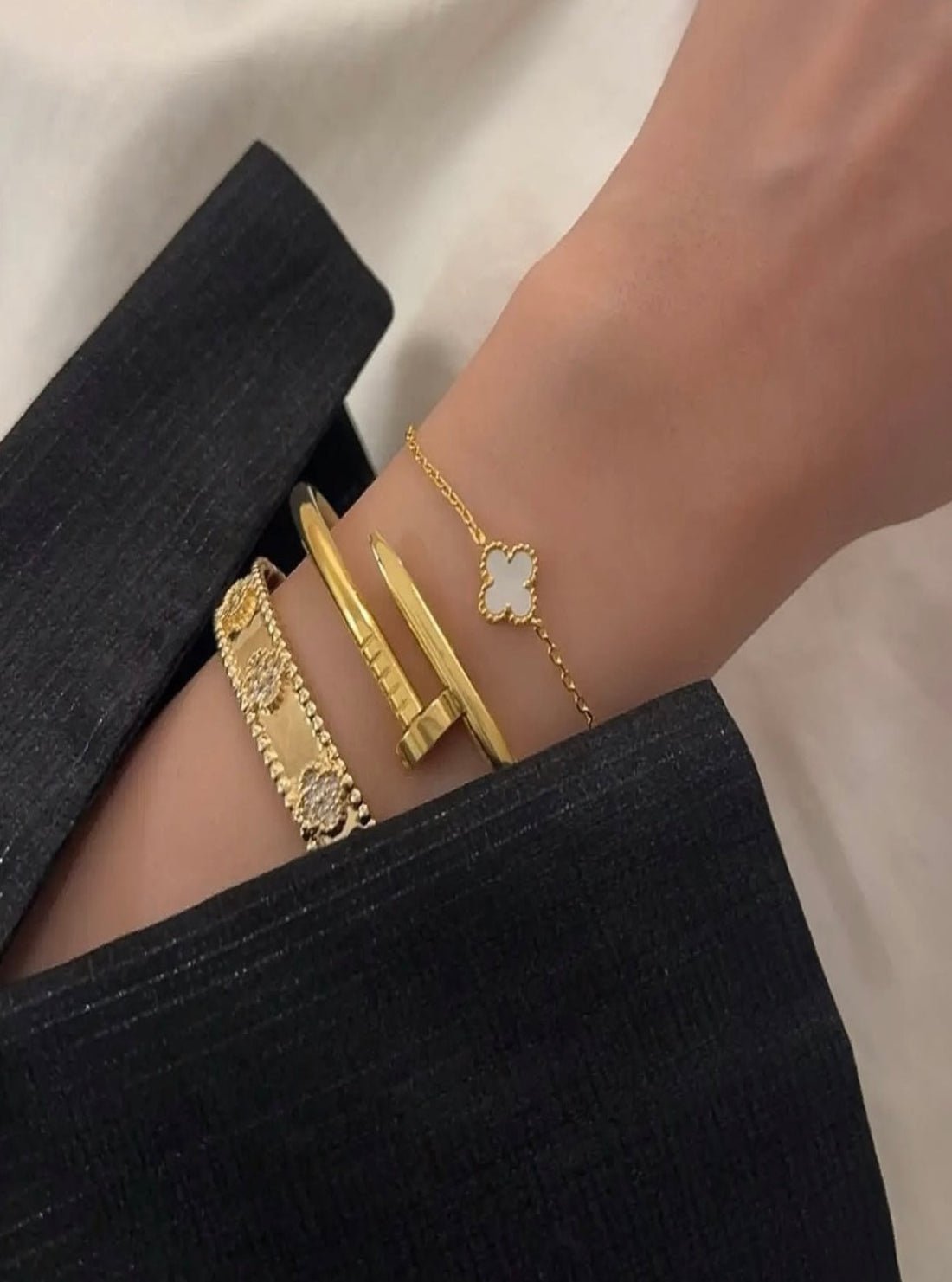 Clover Bracelet Mother of Pearl One Four Leaf Flower 18k Yellow Gold Bracelet - Seven Gates