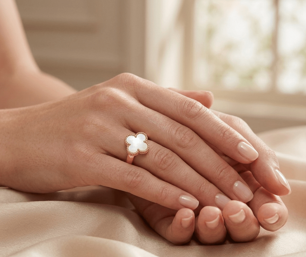Clover Ring Mother Of Pearl 18k Gold - Seven Gates