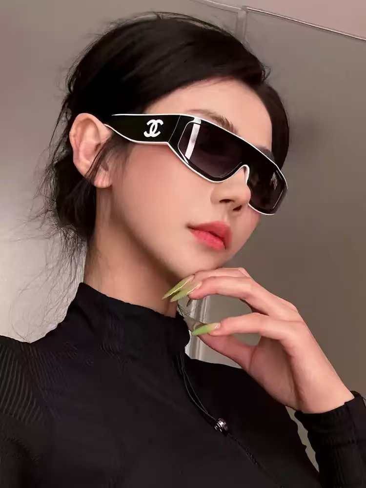 CC Rectangular Frame Sunglasses