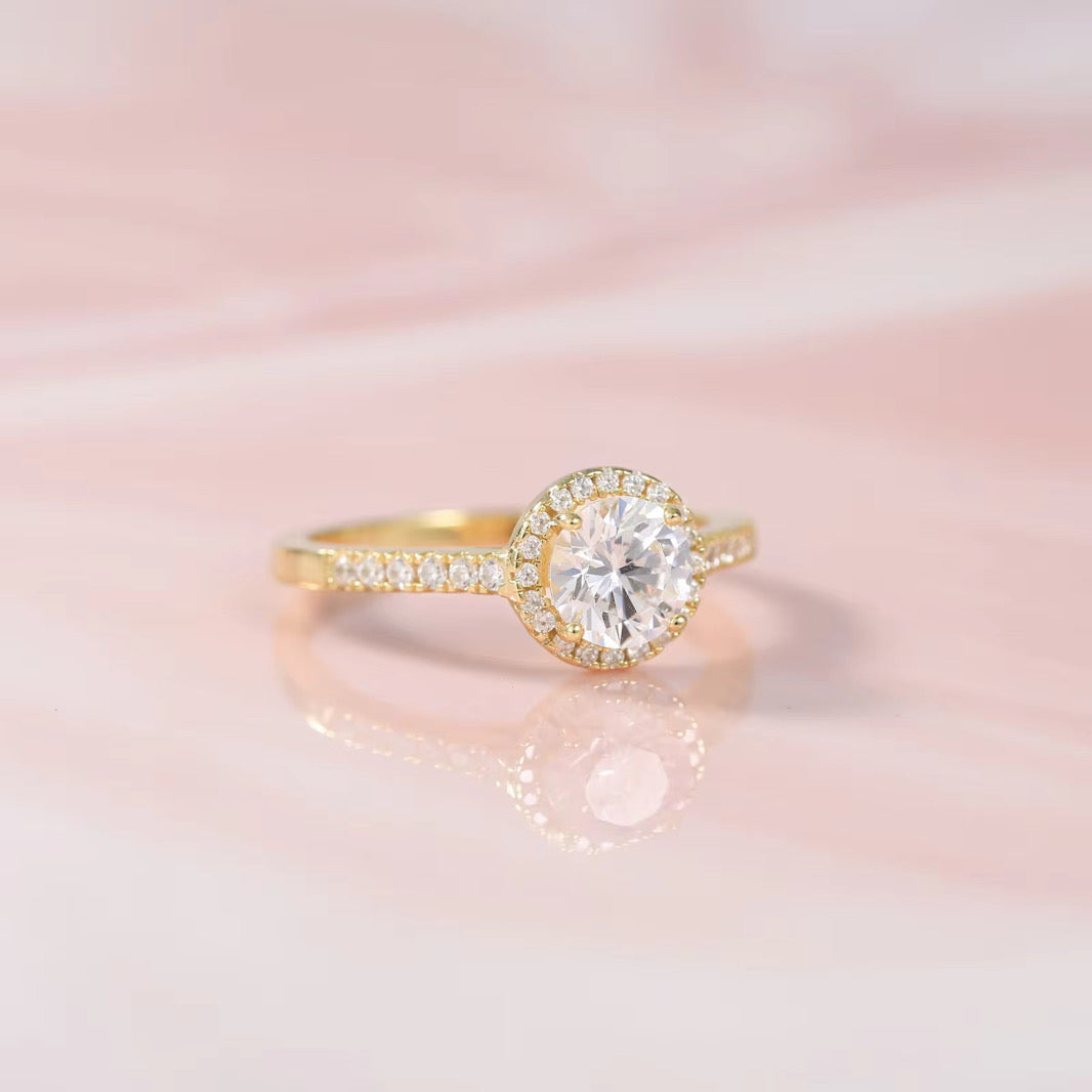 Round Cut Engagement Ring Diamond Collection Halo 18k Gold Solitaire Pave
