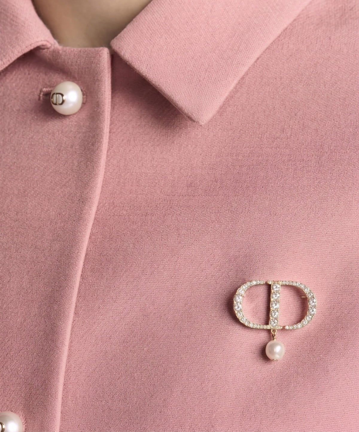 CD Petit Brooch With White Pearl In Gold - Seven Gates