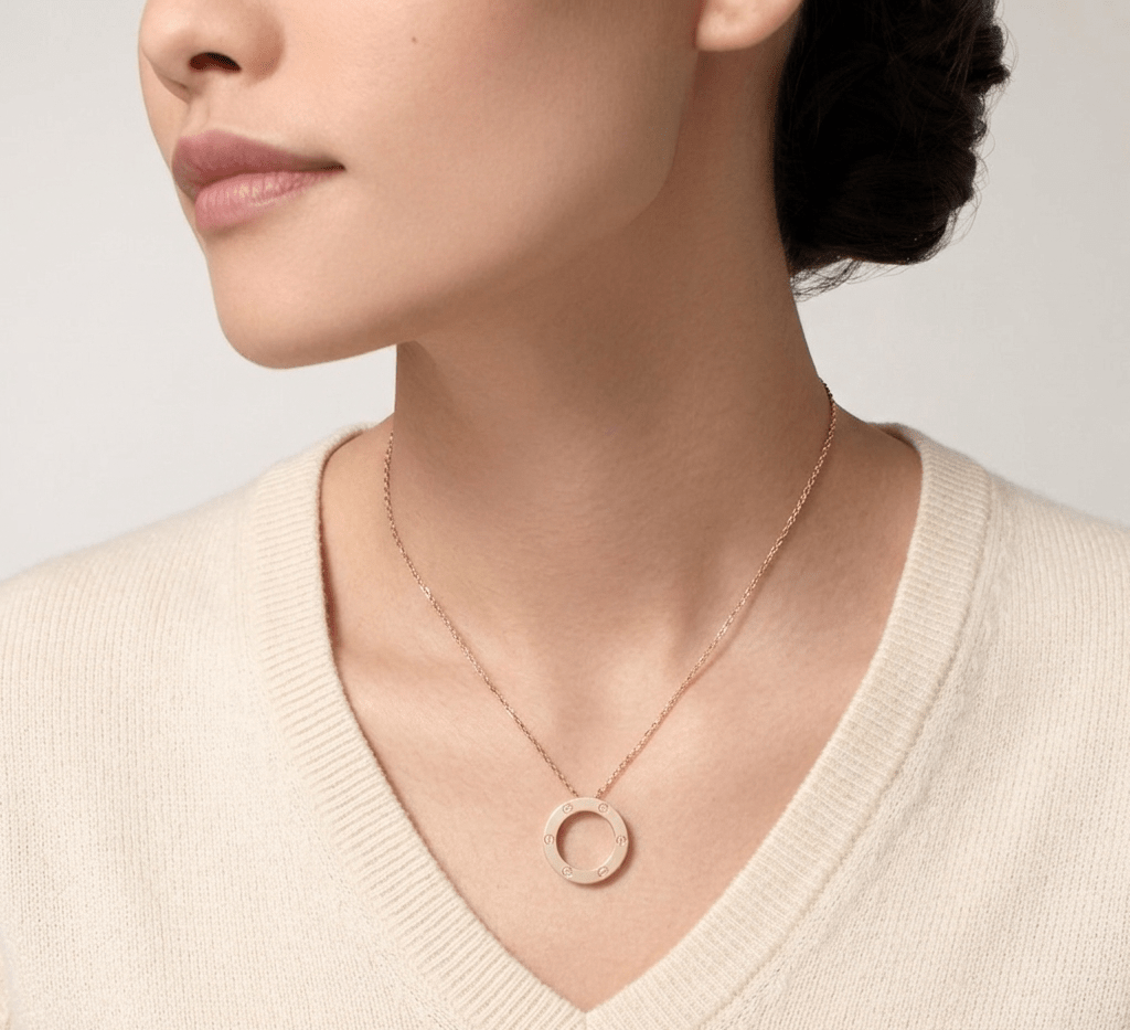 Love Necklace Round 18k Gold Pendant - Seven Gates